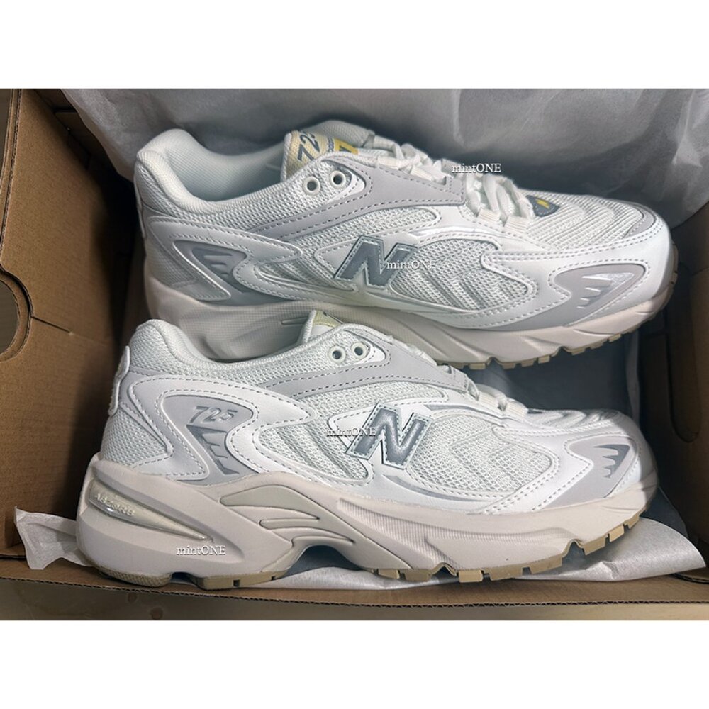 NEW New Balance 725V1 White Honeycomb  Sneaker size 10